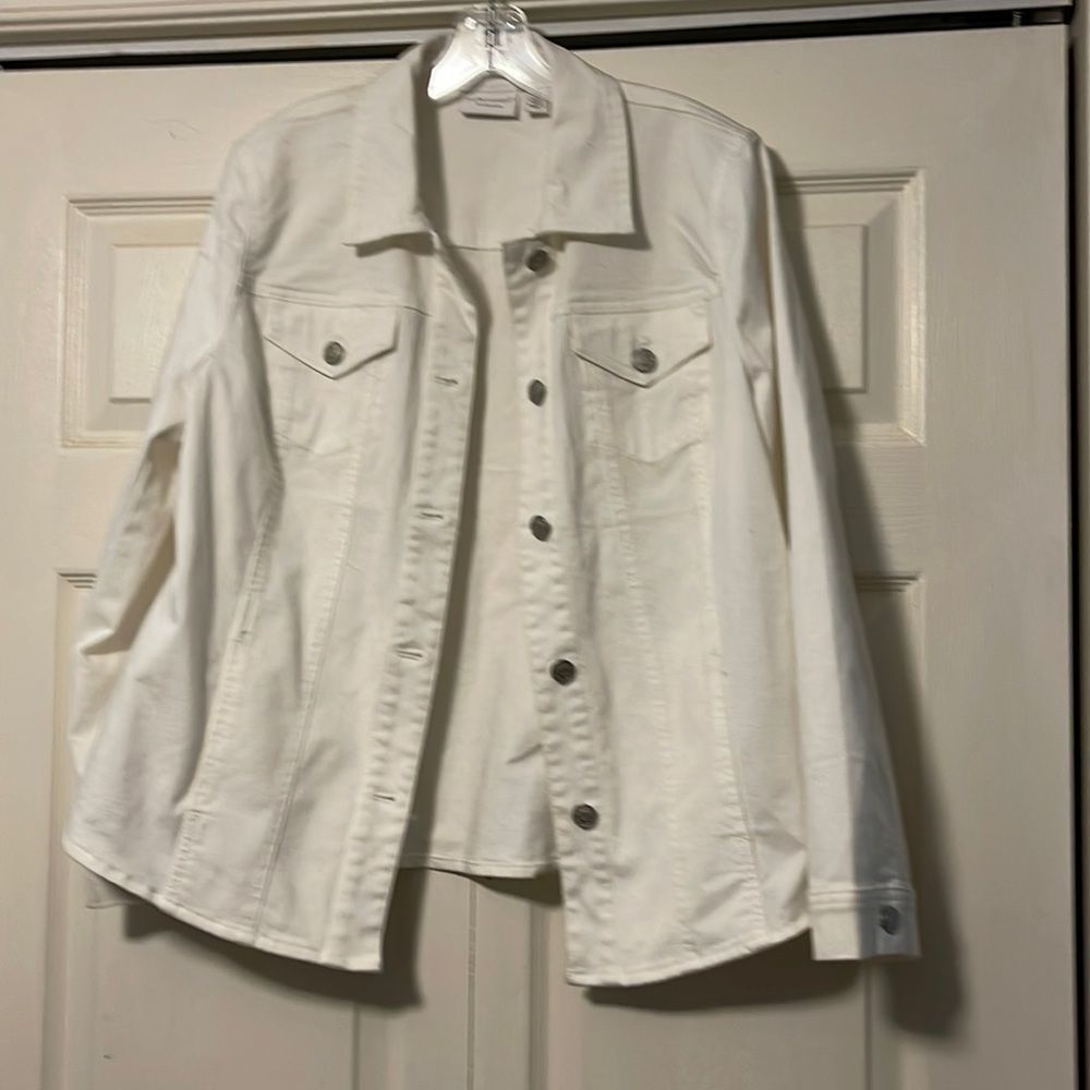 CHICOs Perfect Stretch white jacket size CHICO 2 (see measurement)